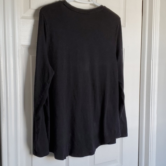 Black Old Navy Relaxed Long Sleeve Top - Picture 3 of 5